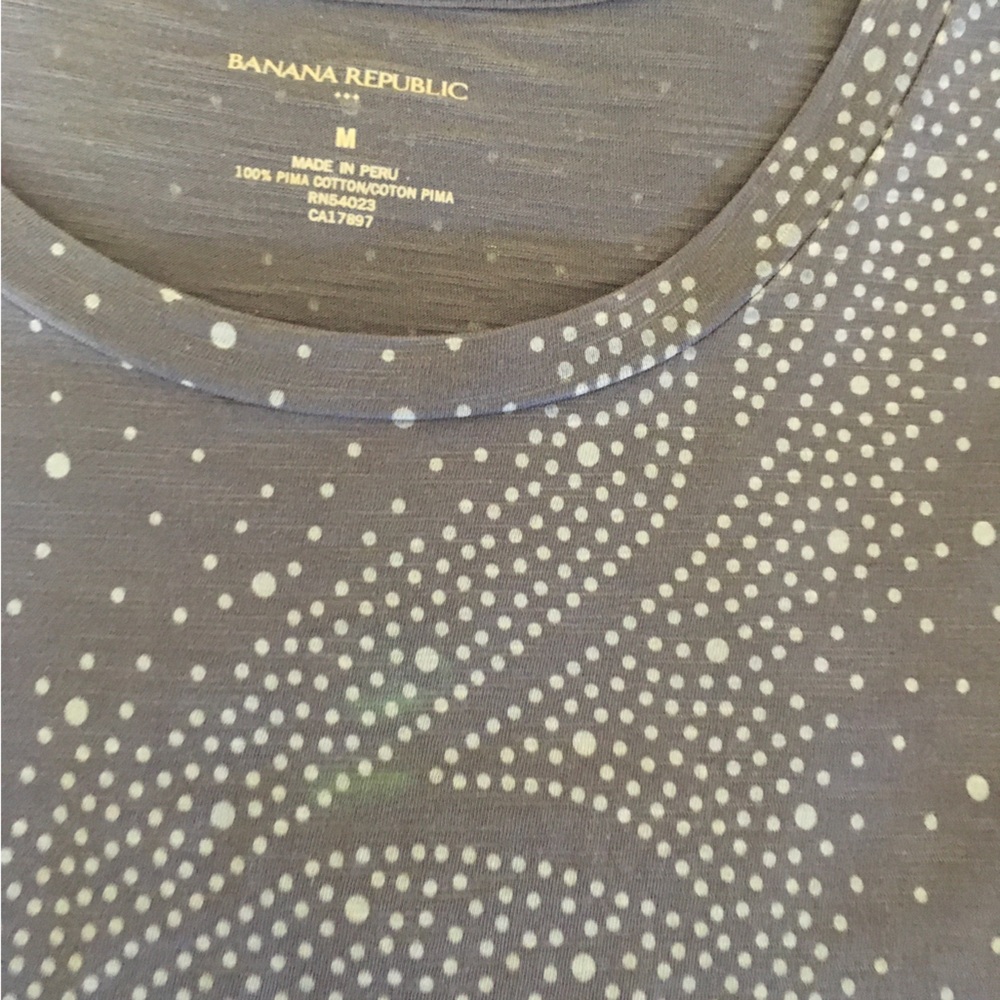 Banana Republic lavender Crew Neck Tee with White Dot Pattern ~ never worn